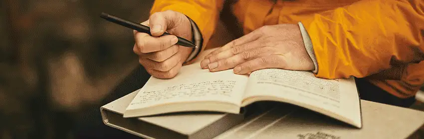 Pessoa em busca do autoconhecimento